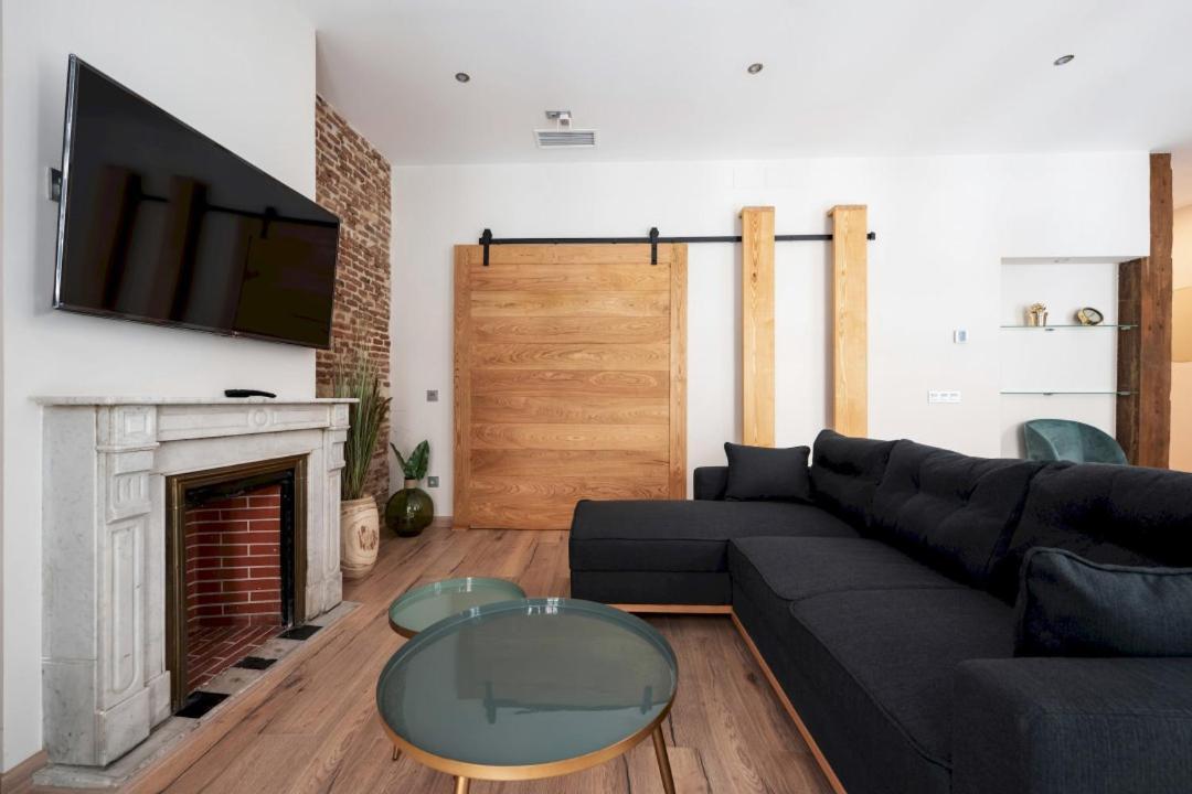 3 Bedrooms 3 Bathrooms Furnished - Justicia - Refurbished - Mintystay Apartamento *