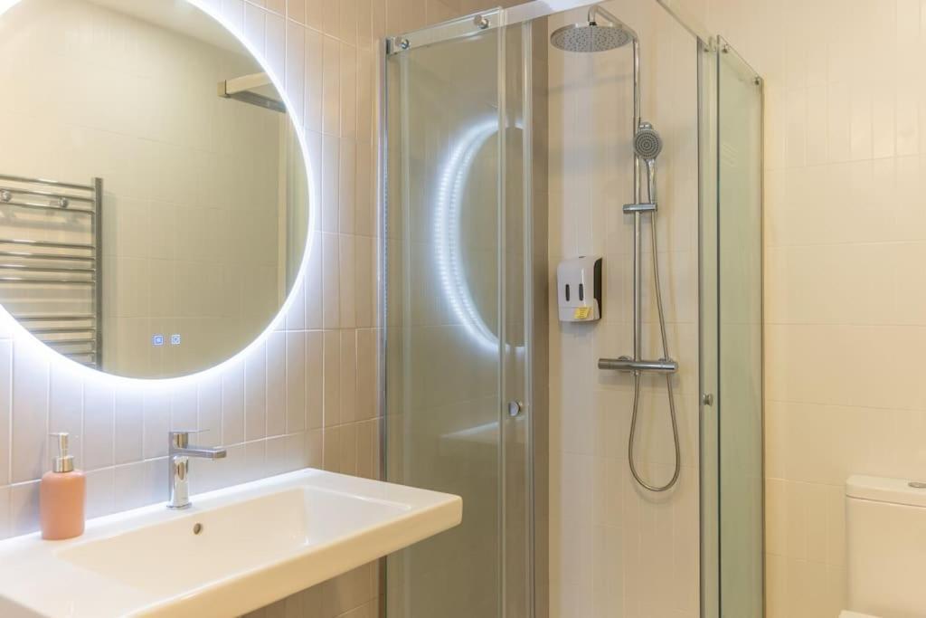 Apartamento For Liria Un Espacio De Elegancia Y Confort En La Ciudad Temporal Del2913 Madri