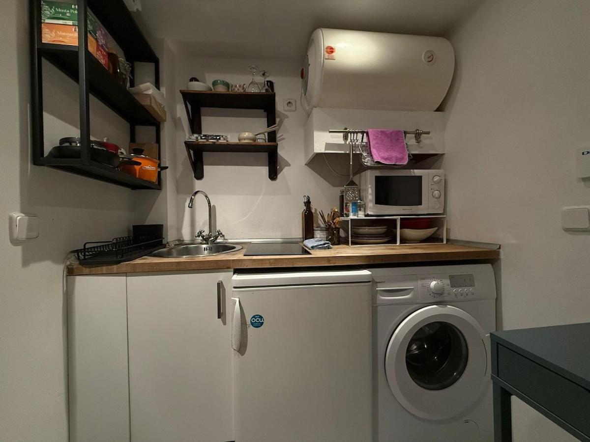 Cosy In The Heart Of Lavapies, - Amparo