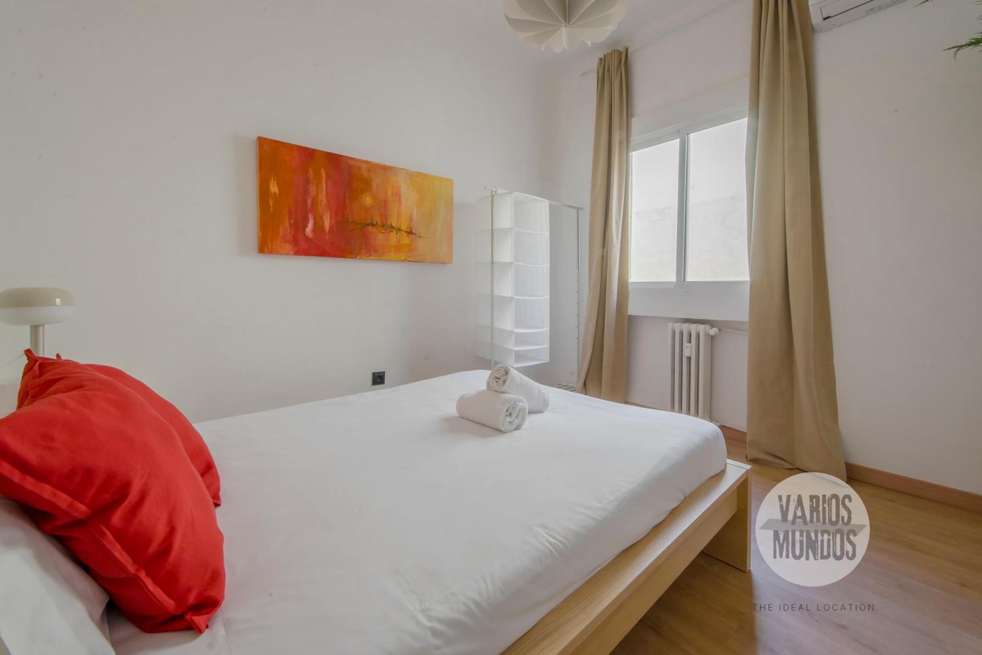 Vive El Lujo 7, En Santa Ana 6 * Madrid