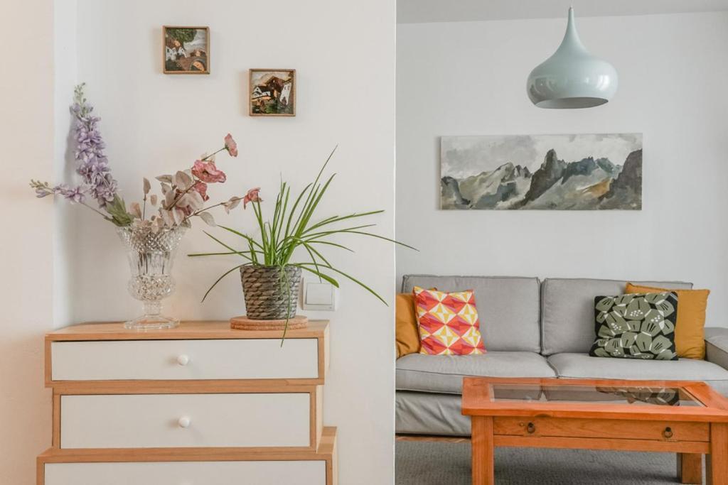 Bright & Cozy 2bd - Opera Area