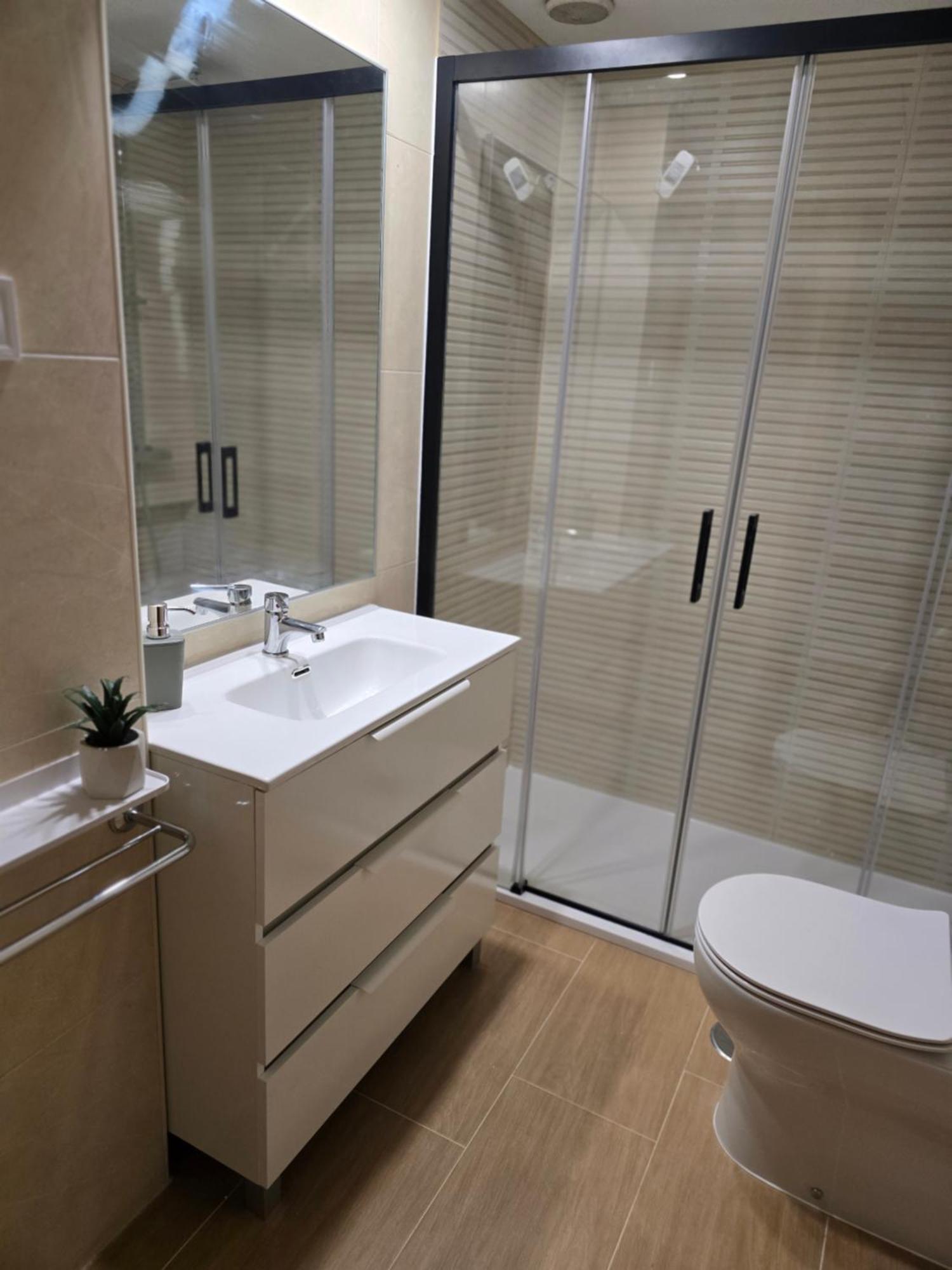 Apartamento Cerca Airport, Riyadh Air, Ifema, Eisenhower, Wifi, 4 Personas