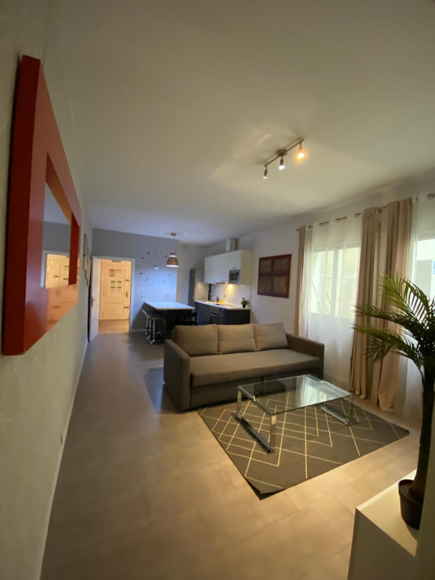 Sixrooms Plaza Mayor Guest house