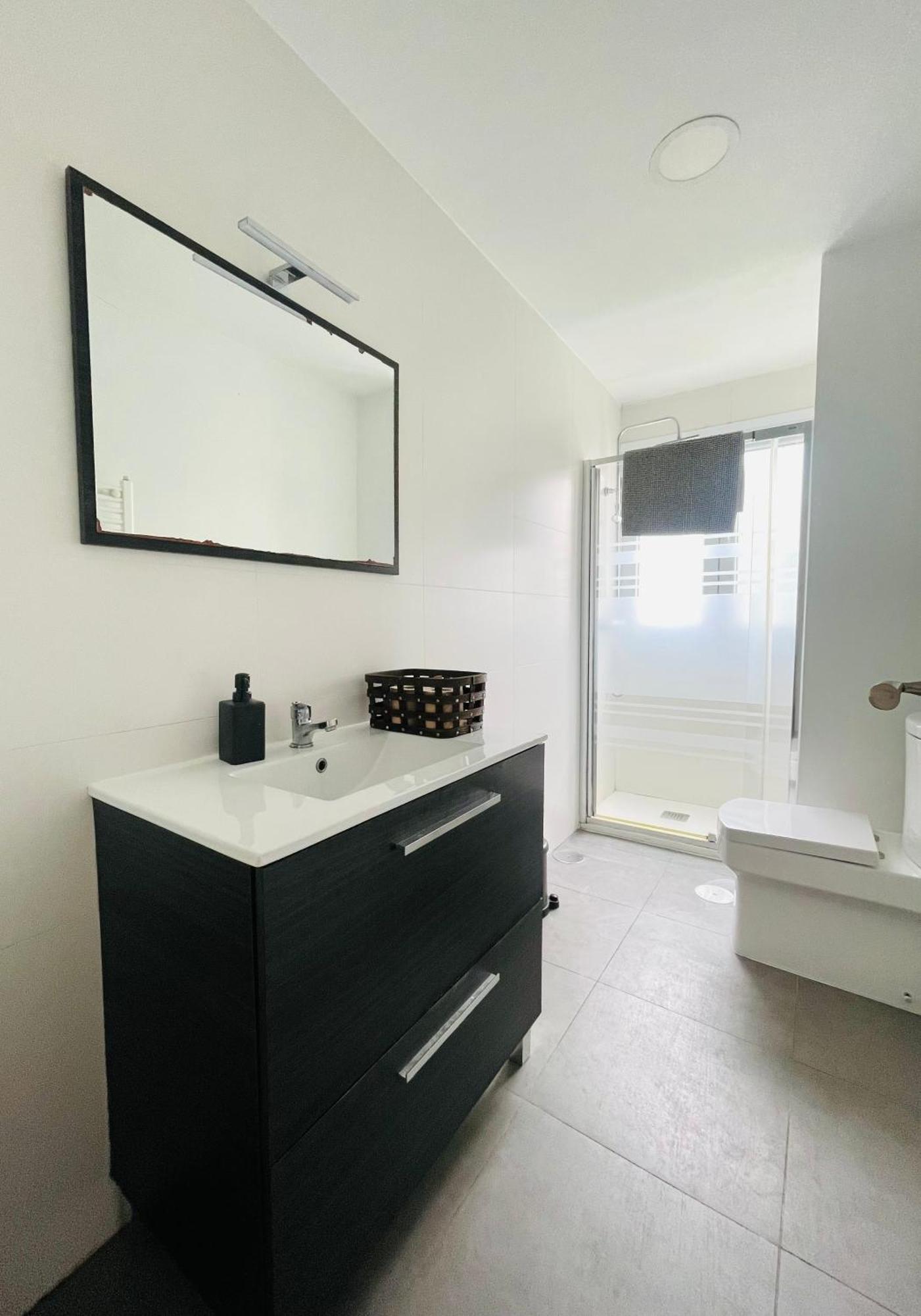 Piso Acogedor Y Tranquilo - Junto A Ifema Y Aerop. Apartamento