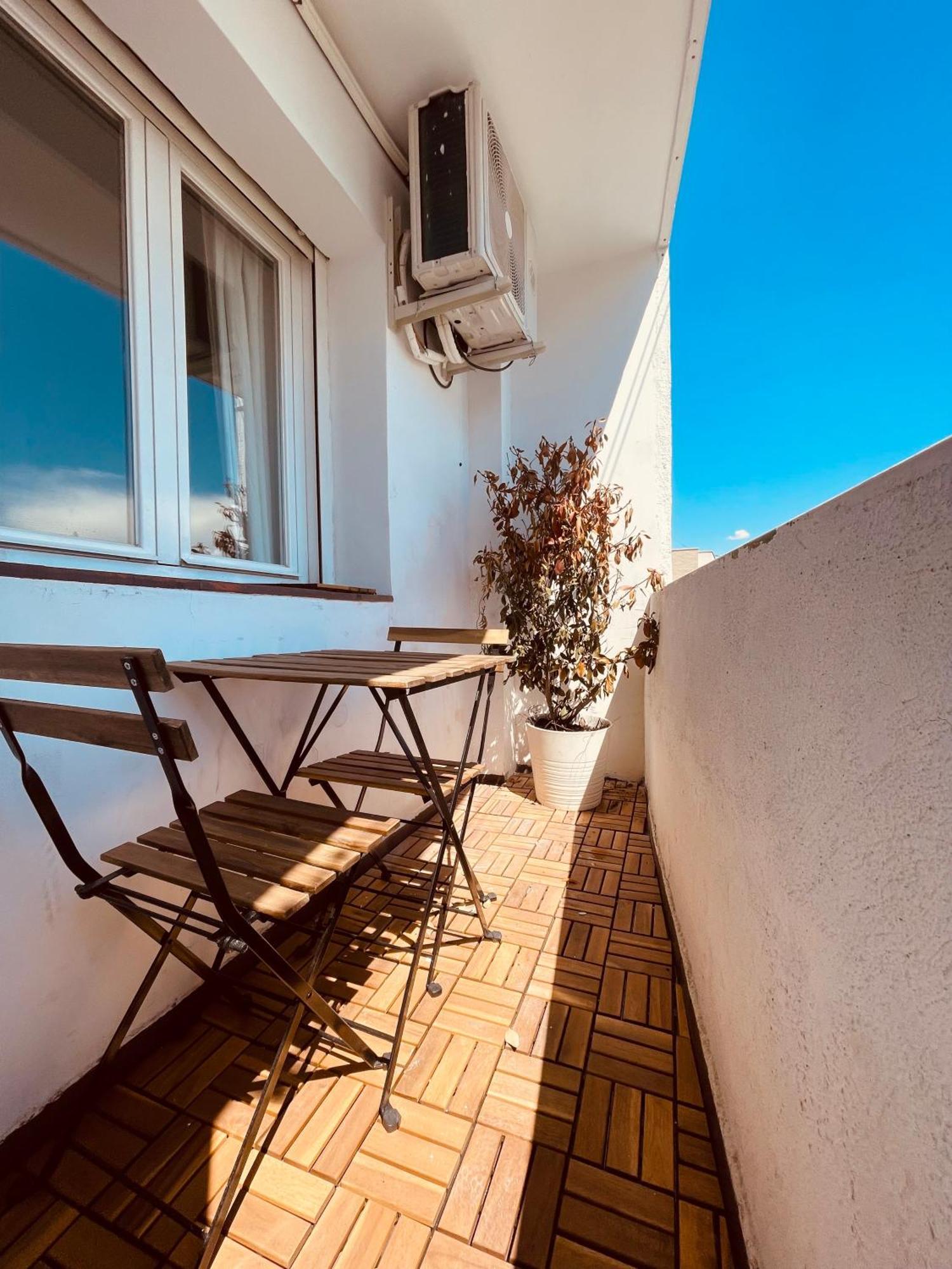 Apartamento Piso Acogedor Y Tranquilo - Junto A Ifema Y Aerop. *