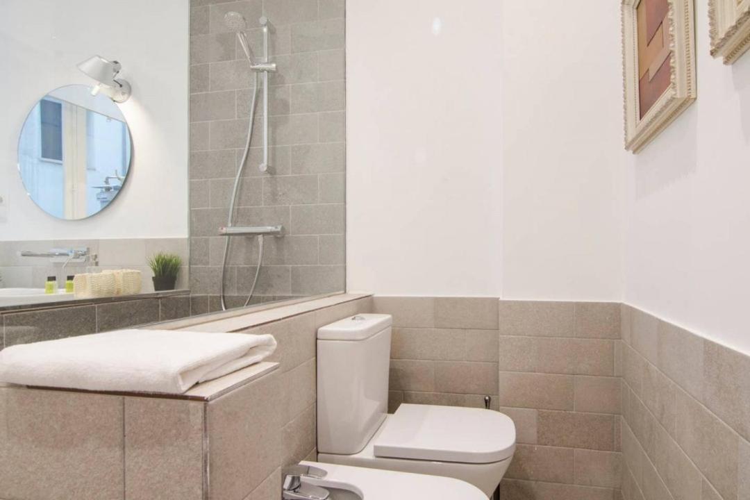 Renovated And Modern- 3bd 2bth- Anton Martin Apartamento Madri