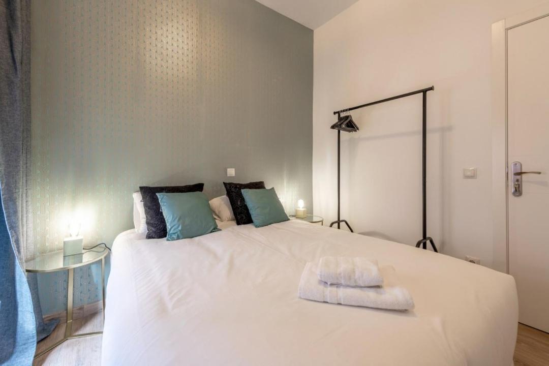 Apartment 3 Bedrooms 1 Bathroom Furnished - Lavapies- Mintystay *