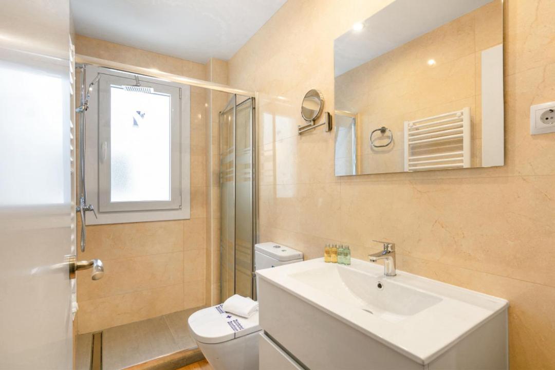 1 Bedroom 1 Bathroom Furnished - Chueca - Modern Functional - Mintystay Madri