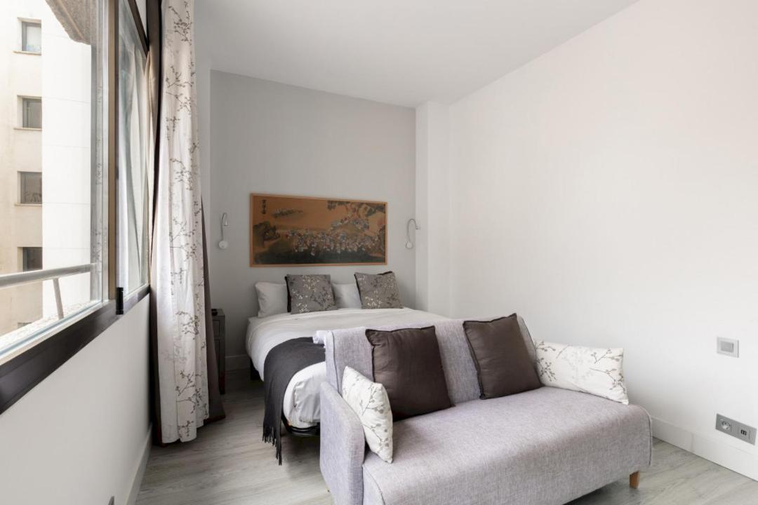Appartement 1 Bedroom 1 Bathroom Furnished - Recoletos - Modern Functional - Mintystay