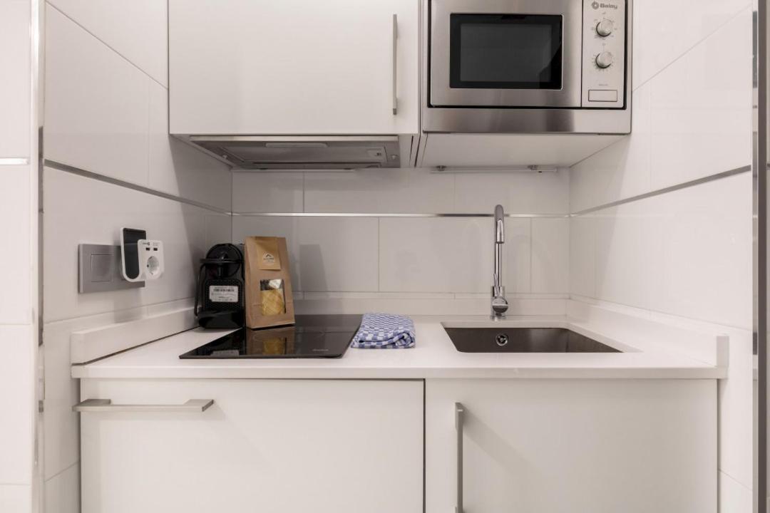 Appartement 1 Bedroom 1 Bathroom Furnished - Recoletos - Modern Functional - Mintystay *
