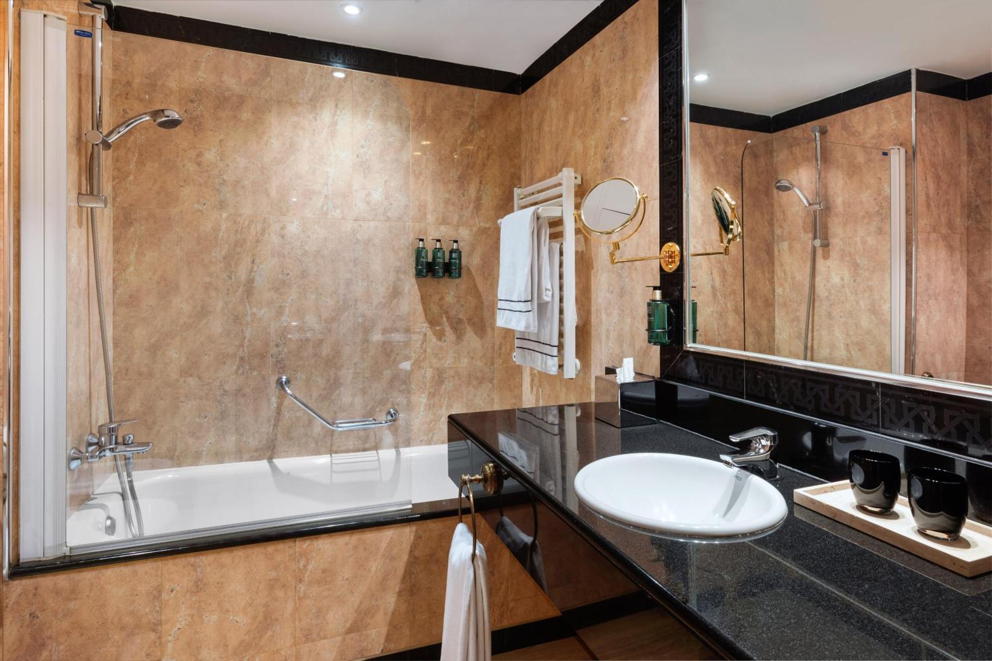 Melia Barajas Hotel 4*