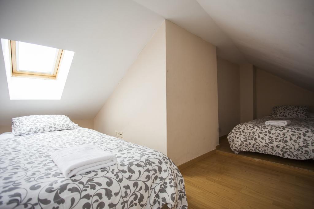 Fuencarral Apartment
