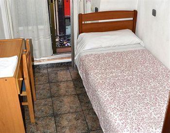 Gasthof Inter Puerta Del Sol Auto Check In 3*