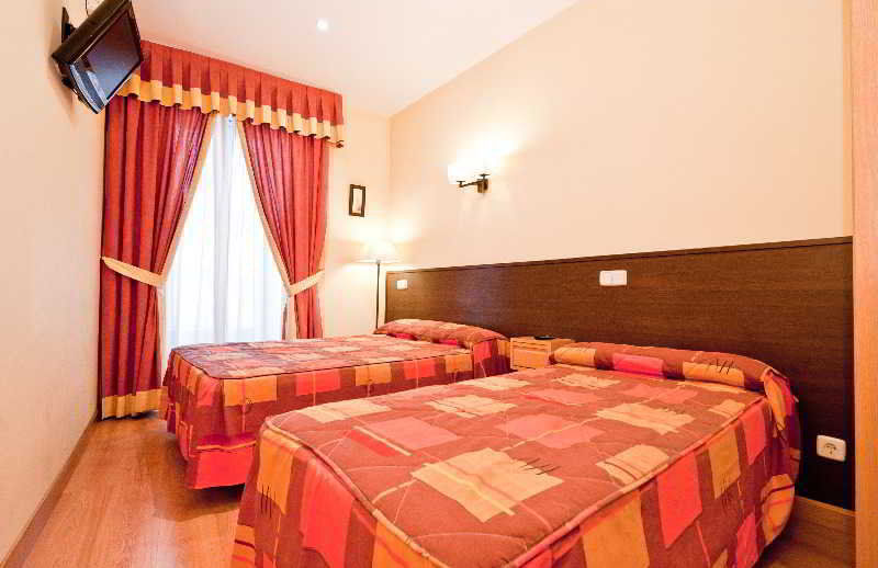 Cortes Guest house 2*