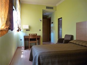 4c Puerta Europa Hotel Madri