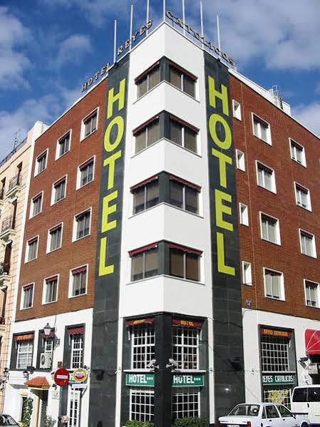 Reyes Catolicos 3* Madrid