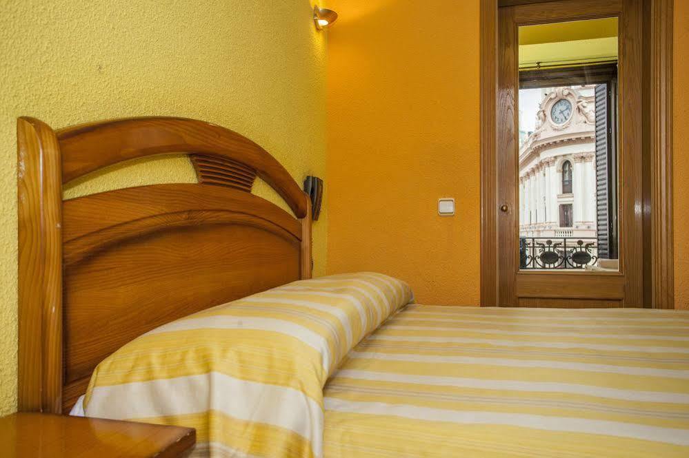 Josefina-gran Via Albergue *
