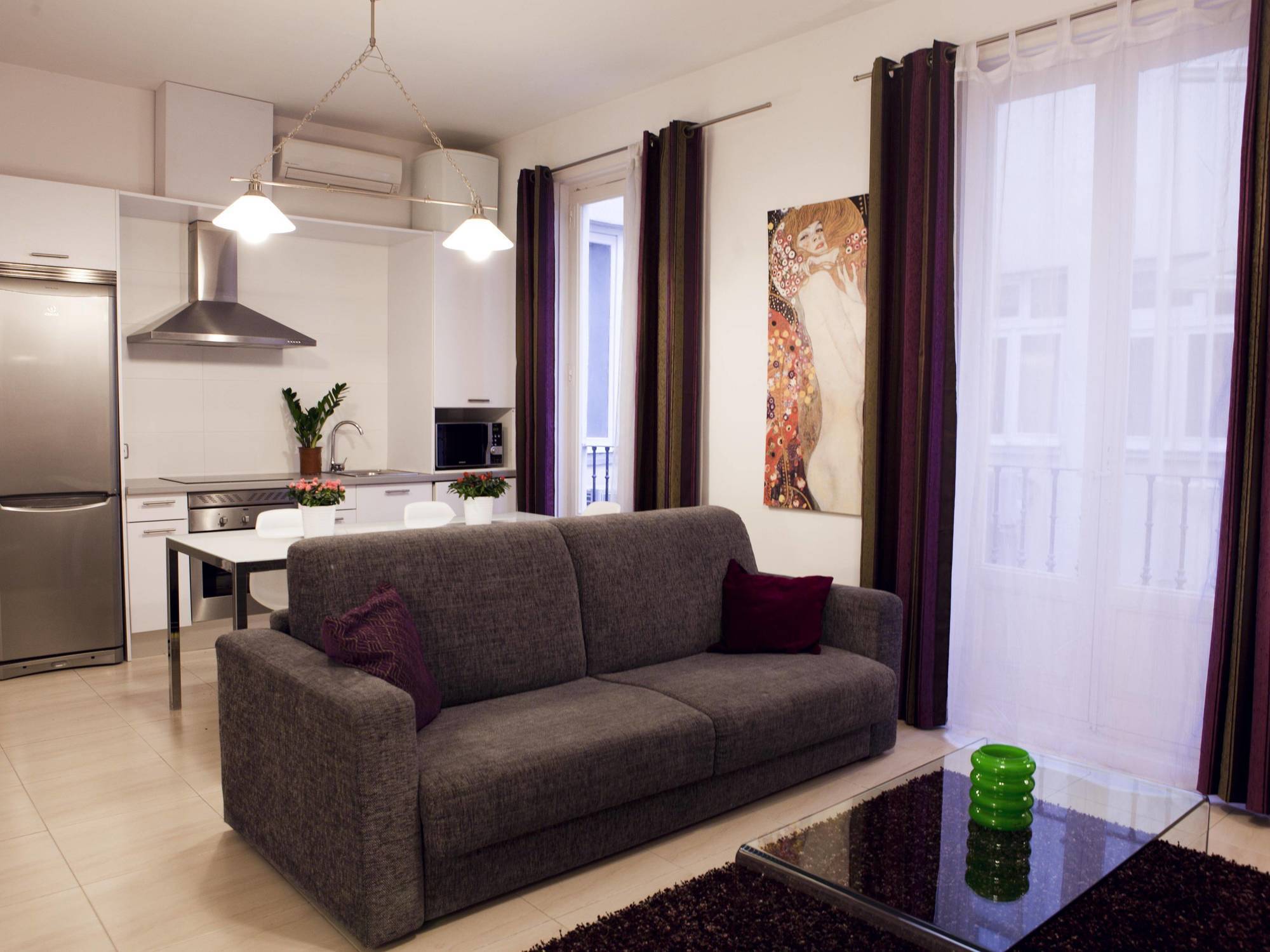 Sixrooms Plaza Mayor Guest house