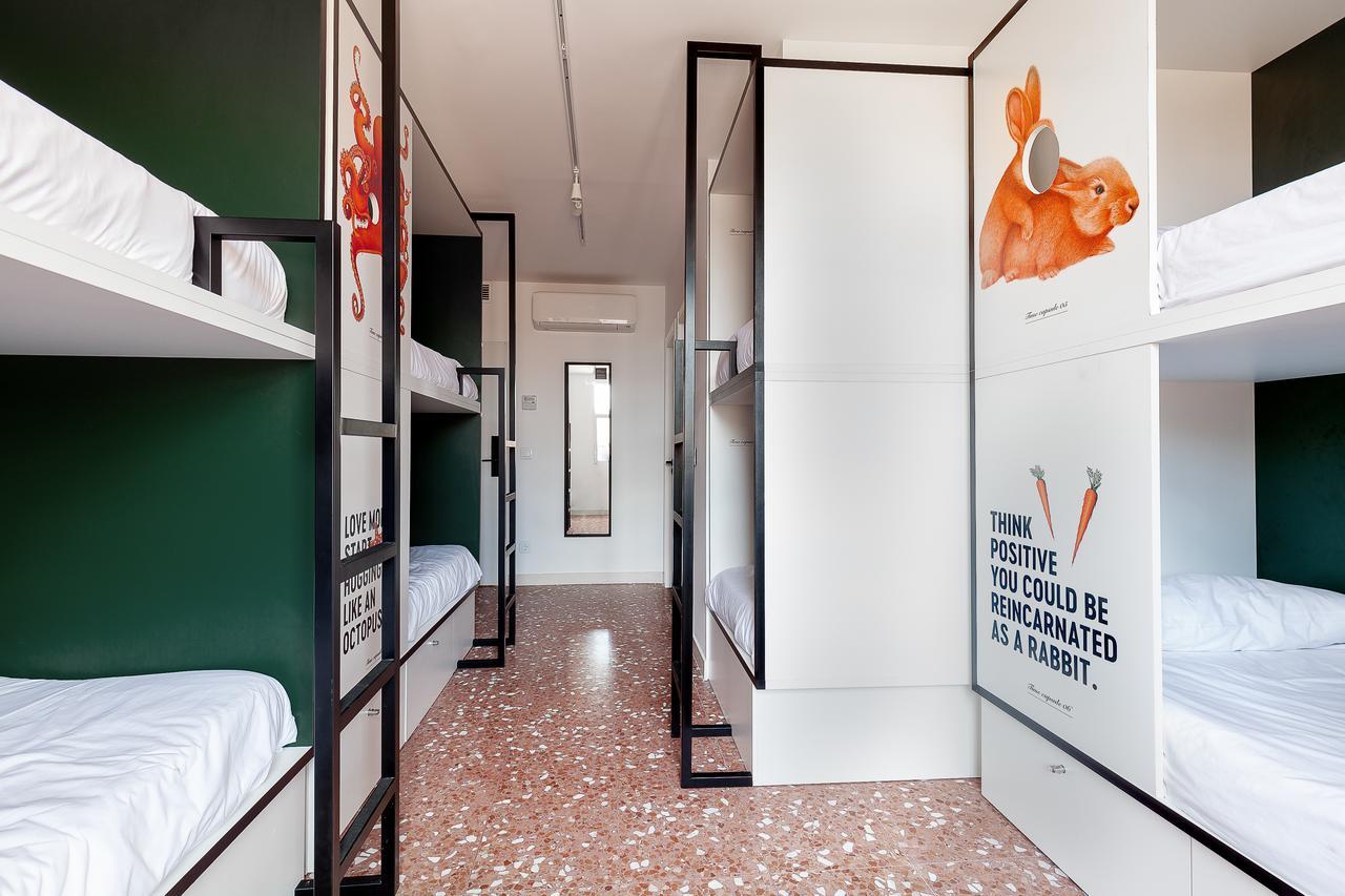 2060 The Newton Ostello Madrid