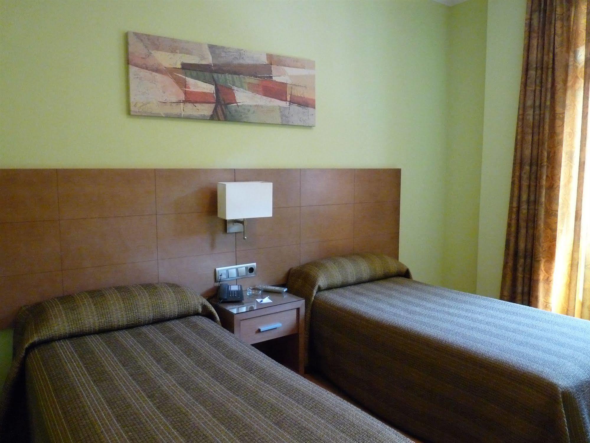 4c Puerta Europa Hotel Madri
