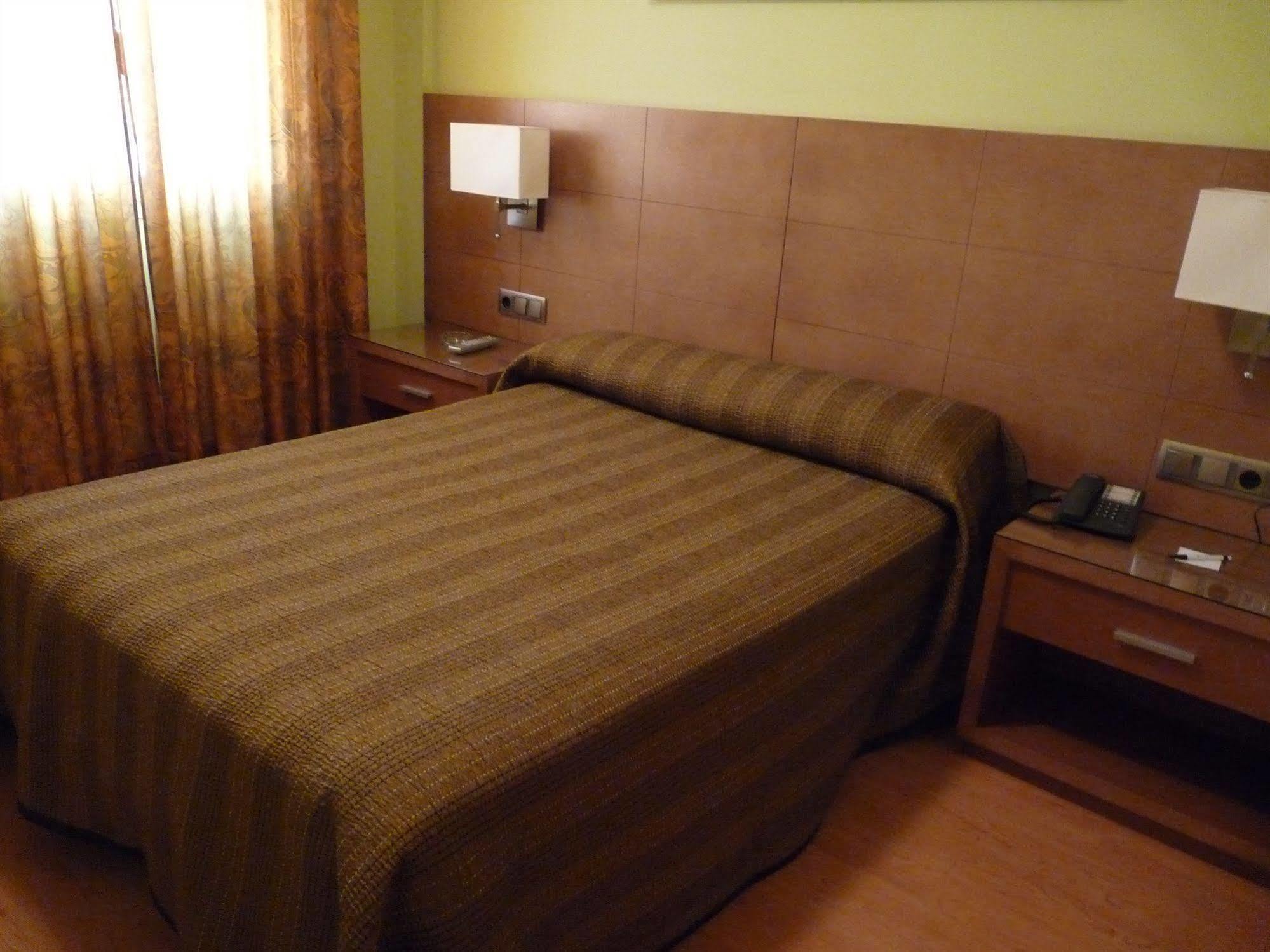 4c Puerta Europa Hotel Madri