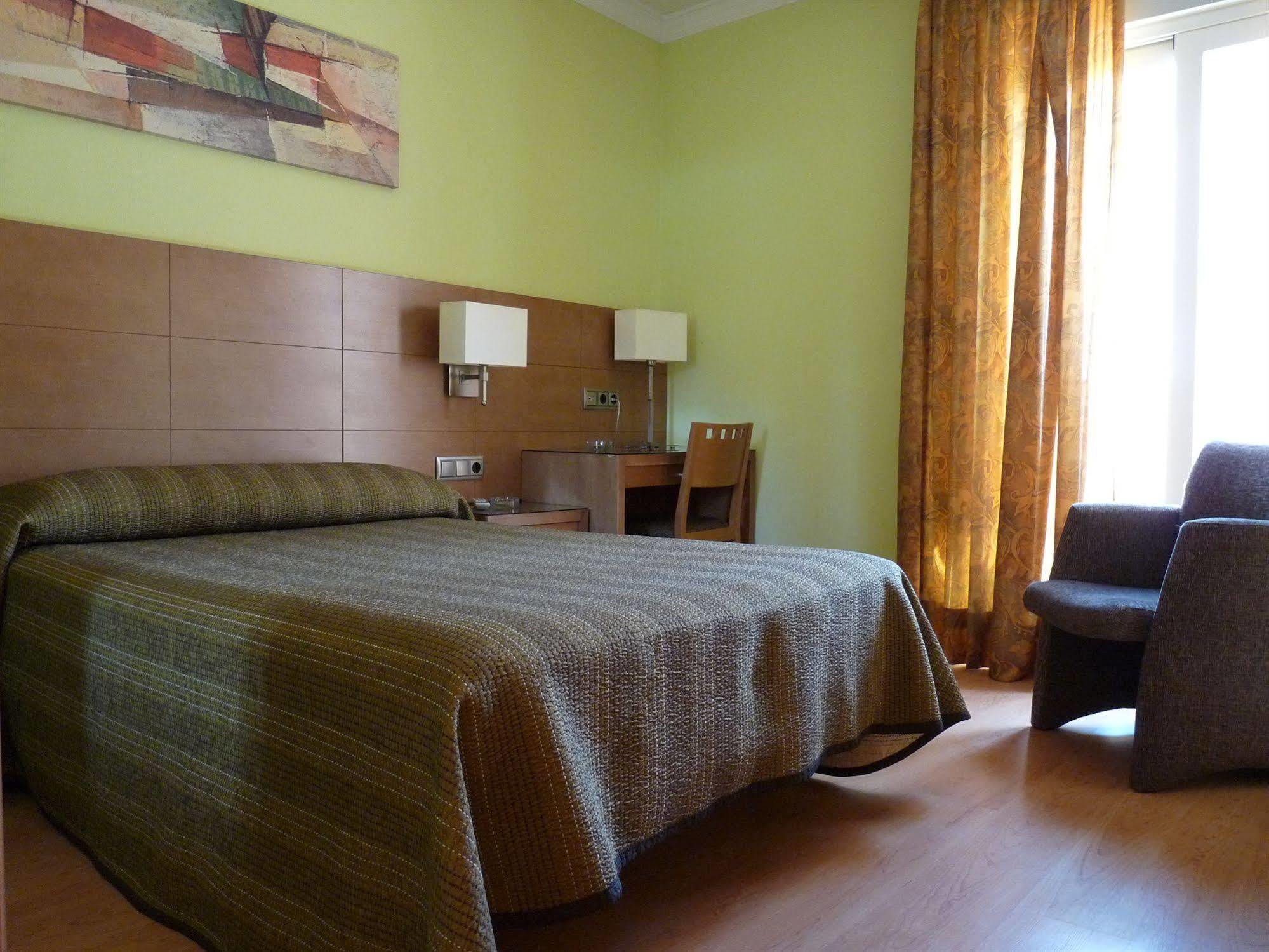 4c Puerta Europa Hotel Madri