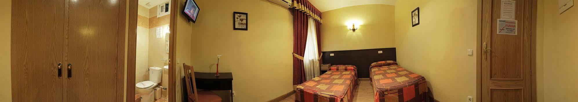 Cortes Guest house 2*