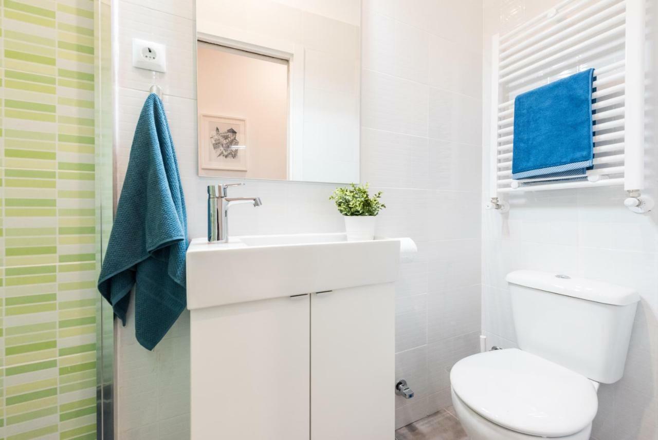 Apartment Living Malasana