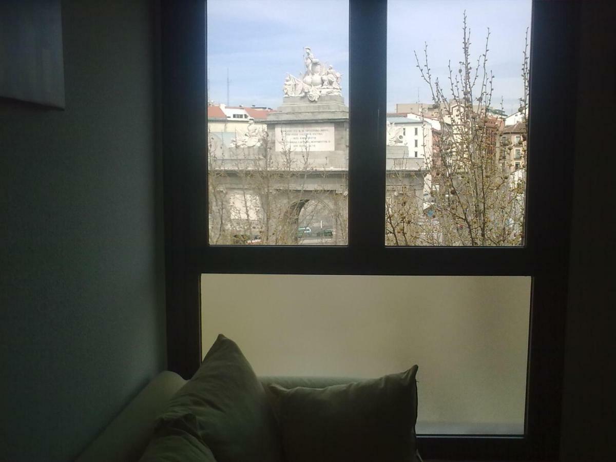 Glorieta Puerta De Toledo Madri